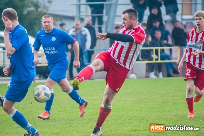 Zdjęcie w galerii na portalu naszwodzislaw.com: Rogów kontra Markowice: 07 zgłoś się! wiadomości z regionu