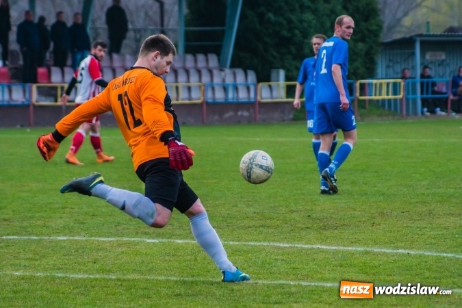 Zdjęcie w galerii na portalu naszwodzislaw.com: Rogów kontra Markowice: 07 zgłoś się! wiadomości z regionu