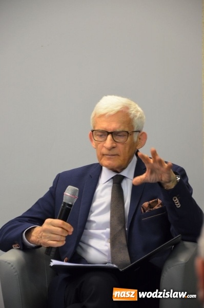 Zdjęcie w galerii na portalu naszwodzislaw.com: Prof. Buzek w Wodzisławiu Śl. o Europie i młodzieży wiadomości z regionu