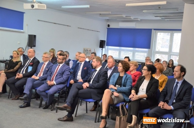 Zdjęcie w galerii na portalu naszwodzislaw.com: Prof. Buzek w Wodzisławiu Śl. o Europie i młodzieży wiadomości z regionu