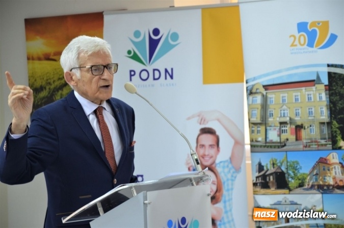 Zdjęcie w galerii na portalu naszwodzislaw.com: Prof. Buzek w Wodzisławiu Śl. o Europie i młodzieży wiadomości z regionu