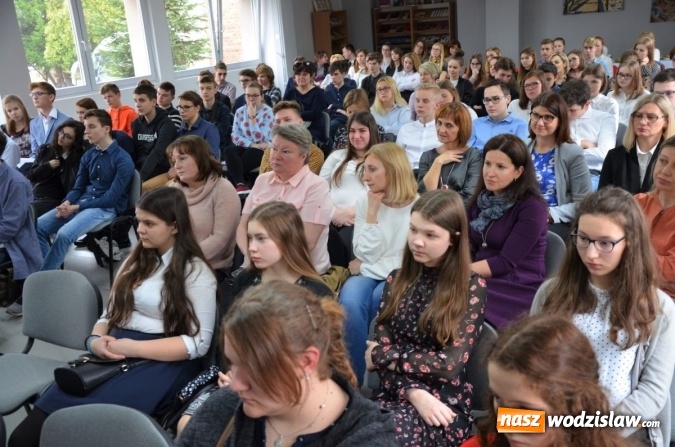 Zdjęcie w galerii na portalu naszwodzislaw.com: Prof. Buzek w Wodzisławiu Śl. o Europie i młodzieży wiadomości z regionu