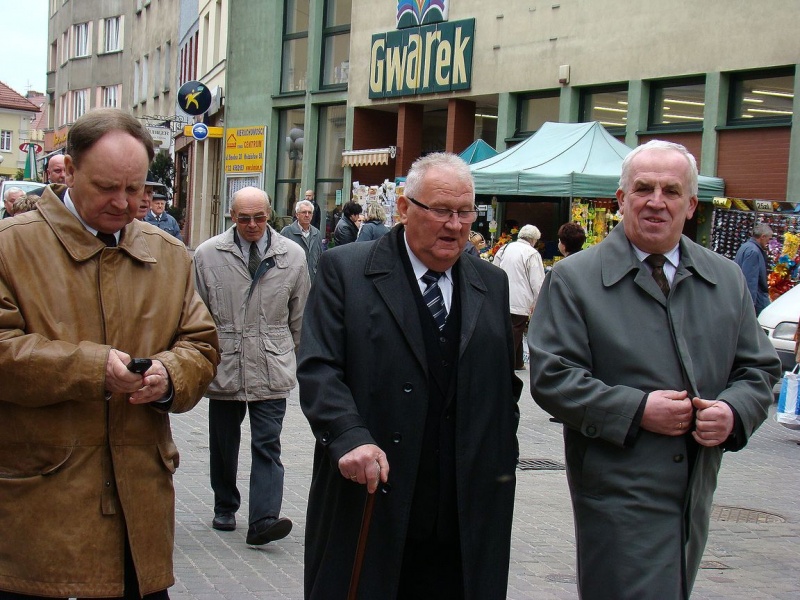 Zdjęcie w galerii na portalu naszwodzislaw.com: Pamięć jest obowiązkiem obywatela... wiadomości z regionu