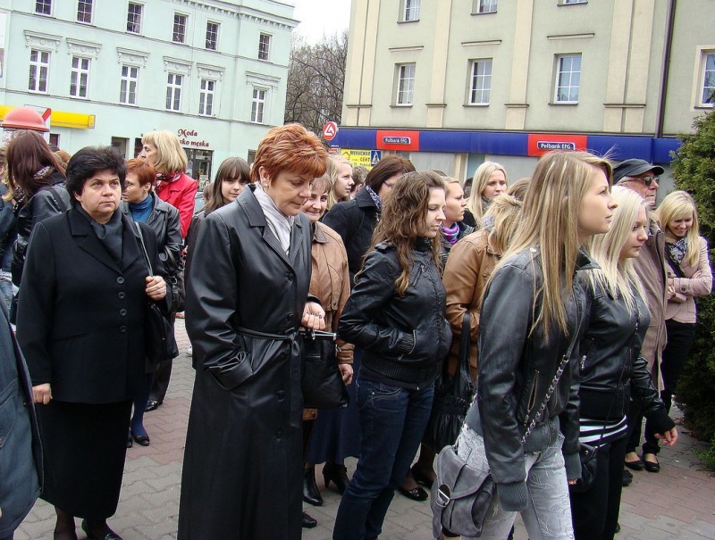 Zdjęcie w galerii na portalu naszwodzislaw.com: Pamięć jest obowiązkiem obywatela... wiadomości z regionu