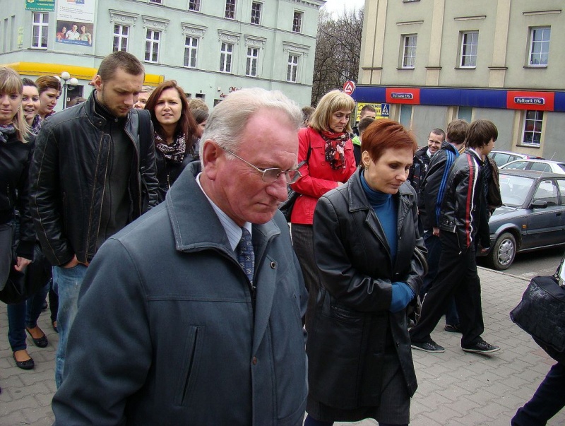 Zdjęcie w galerii na portalu naszwodzislaw.com: Pamięć jest obowiązkiem obywatela... wiadomości z regionu