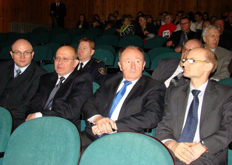 Zdjęcie w galerii na portalu naszwodzislaw.com: Pamięć jest obowiązkiem obywatela... wiadomości z regionu