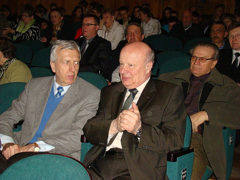 Zdjęcie w galerii na portalu naszwodzislaw.com: Pamięć jest obowiązkiem obywatela... wiadomości z regionu