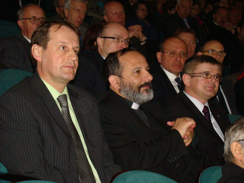 Zdjęcie w galerii na portalu naszwodzislaw.com: Pamięć jest obowiązkiem obywatela... wiadomości z regionu