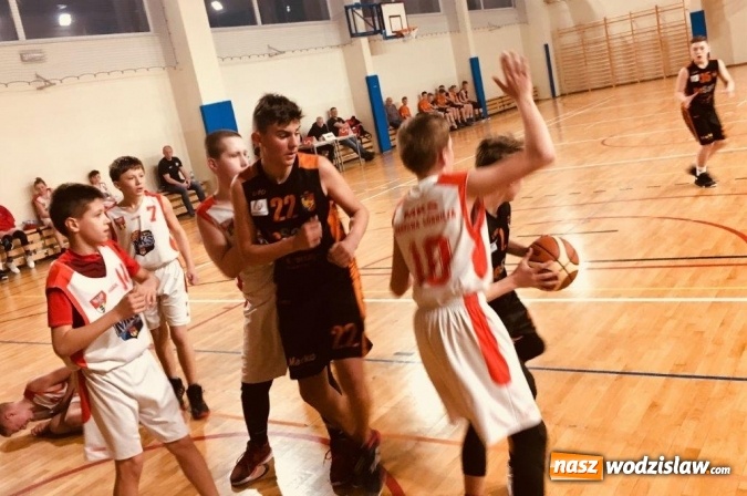 Zdjęcie w galerii na portalu naszwodzislaw.com: Trwa zwycięska passa koszykarzy MKS Wodzisław wiadomości z regionu