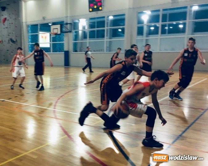 Zdjęcie w galerii na portalu naszwodzislaw.com: Trwa zwycięska passa koszykarzy MKS Wodzisław wiadomości z regionu