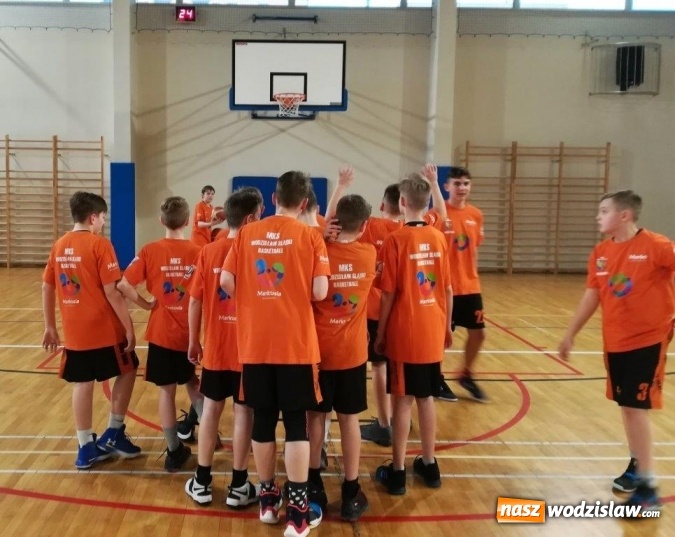 Zdjęcie w galerii na portalu naszwodzislaw.com: Trwa zwycięska passa koszykarzy MKS Wodzisław wiadomości z regionu