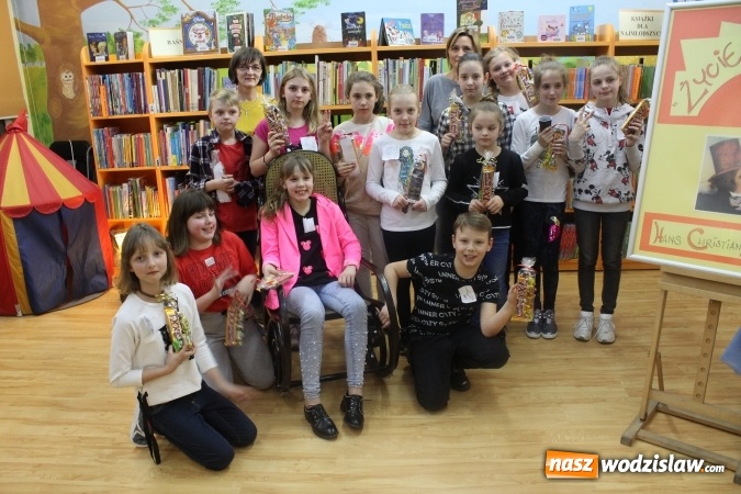 Zdjęcie w galerii na portalu naszwodzislaw.com: Wieczór z Andersenem w wodzisławskiej bibliotece wiadomości z regionu