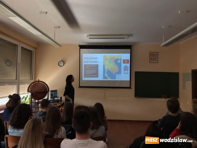 Zdjęcie w galerii na portalu naszwodzislaw.com: Starcie Tytanów, czyli przedmioty ścisłe kontra uczniowie wiadomości z regionu