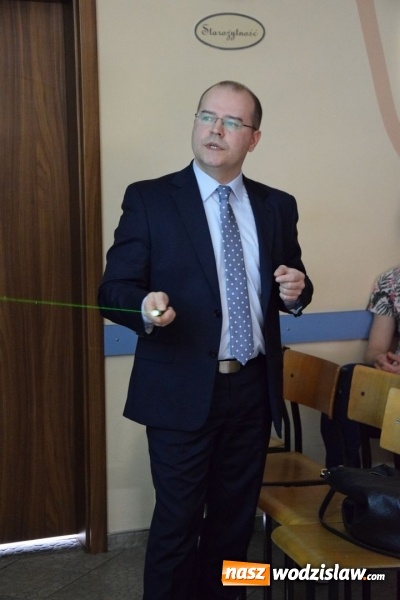 Zdjęcie w galerii na portalu naszwodzislaw.com: Starcie Tytanów, czyli przedmioty ścisłe kontra uczniowie wiadomości z regionu