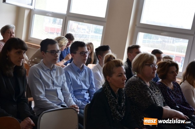 Zdjęcie w galerii na portalu naszwodzislaw.com: Starcie Tytanów, czyli przedmioty ścisłe kontra uczniowie wiadomości z regionu