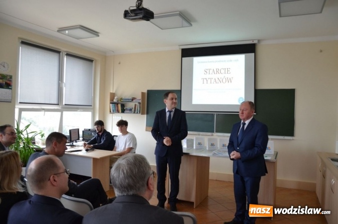 Zdjęcie w galerii na portalu naszwodzislaw.com: Starcie Tytanów, czyli przedmioty ścisłe kontra uczniowie wiadomości z regionu