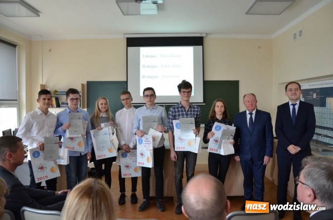 Zdjęcie w galerii na portalu naszwodzislaw.com: Starcie Tytanów, czyli przedmioty ścisłe kontra uczniowie wiadomości z regionu