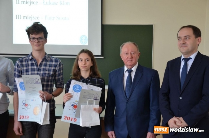 Zdjęcie w galerii na portalu naszwodzislaw.com: Starcie Tytanów, czyli przedmioty ścisłe kontra uczniowie wiadomości z regionu