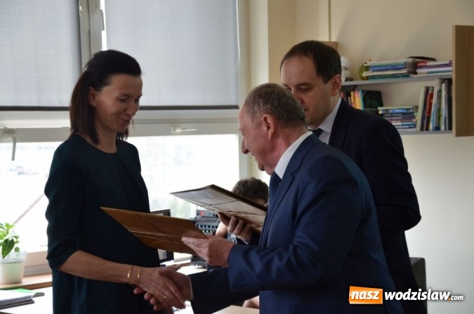 Zdjęcie w galerii na portalu naszwodzislaw.com: Starcie Tytanów, czyli przedmioty ścisłe kontra uczniowie wiadomości z regionu