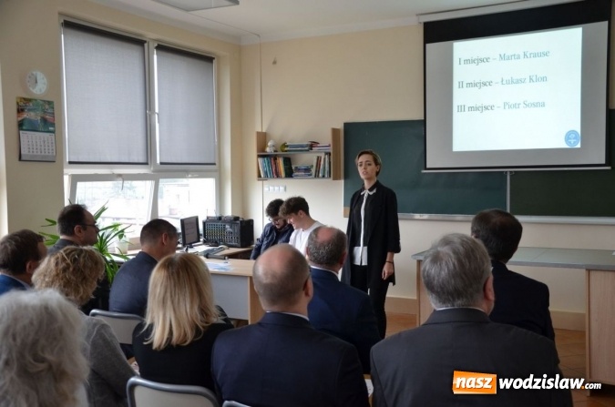 Zdjęcie w galerii na portalu naszwodzislaw.com: Starcie Tytanów, czyli przedmioty ścisłe kontra uczniowie wiadomości z regionu