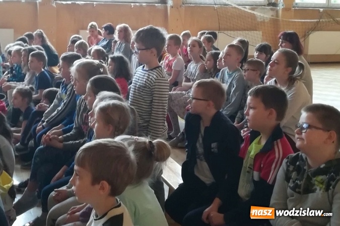 Zdjęcie w galerii na portalu naszwodzislaw.com: Spektakl SmoG Wawelski, czyli nauka ekologii przez zabawę wiadomości z regionu