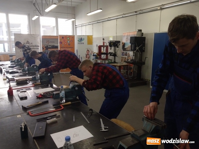 Zdjęcie w galerii na portalu naszwodzislaw.com: Uczniowie PCKZiU na podium Konkursu Umiejętności Ślusarskich wiadomości z regionu