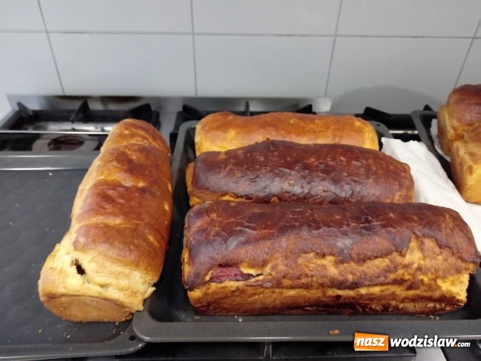 Zdjęcie w galerii na portalu naszwodzislaw.com: W Połomi powstają nagrody do jutrzejszego biegu wiadomości z regionu