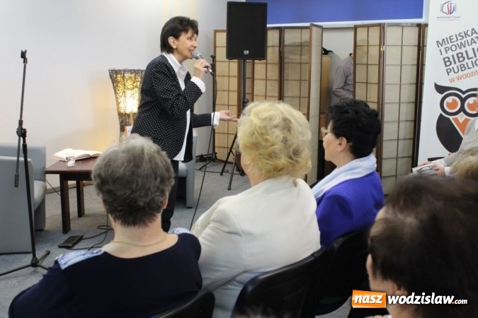 Zdjęcie w galerii na portalu naszwodzislaw.com: Halina Kunicka gościła w wodzisławskiej książnicy wiadomości z regionu