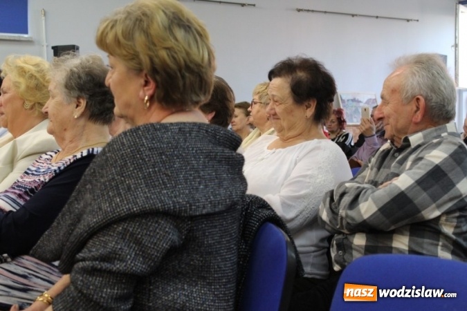 Zdjęcie w galerii na portalu naszwodzislaw.com: Halina Kunicka gościła w wodzisławskiej książnicy wiadomości z regionu