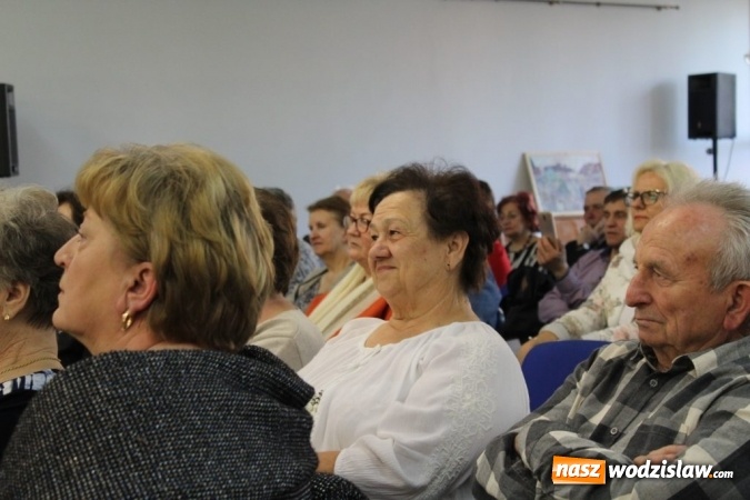 Zdjęcie w galerii na portalu naszwodzislaw.com: Halina Kunicka gościła w wodzisławskiej książnicy wiadomości z regionu