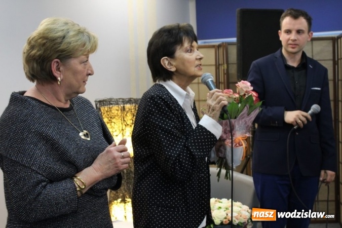 Zdjęcie w galerii na portalu naszwodzislaw.com: Halina Kunicka gościła w wodzisławskiej książnicy wiadomości z regionu