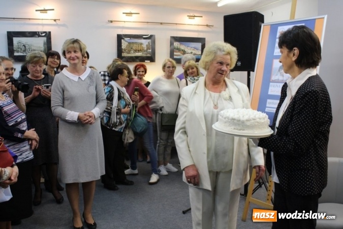 Zdjęcie w galerii na portalu naszwodzislaw.com: Halina Kunicka gościła w wodzisławskiej książnicy wiadomości z regionu