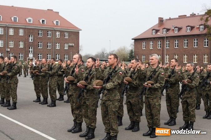 Zdjęcie w galerii na portalu naszwodzislaw.com: Kolejni śląscy terytorialsi złożyli przysięgę wiadomości z regionu