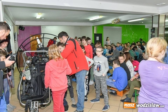 Zdjęcie w galerii na portalu naszwodzislaw.com: Szymon Winkler gościem Zespołu Placówek Szkolno-Wychowawczo-Rewalidacyjnych w Wodzisławiu Śląskim wiadomości z regionu