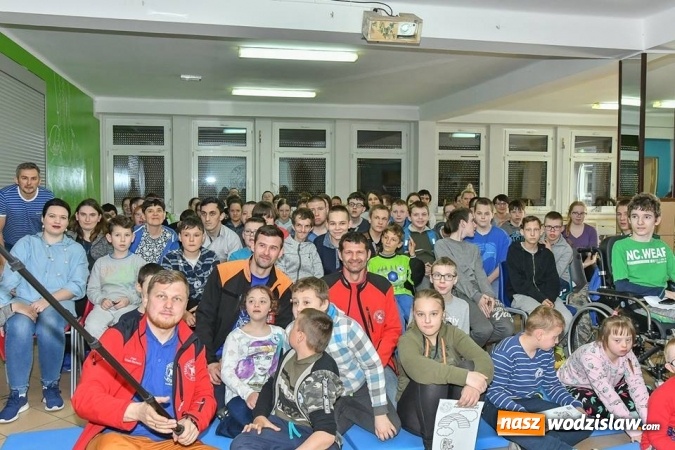 Zdjęcie w galerii na portalu naszwodzislaw.com: Szymon Winkler gościem Zespołu Placówek Szkolno-Wychowawczo-Rewalidacyjnych w Wodzisławiu Śląskim wiadomości z regionu