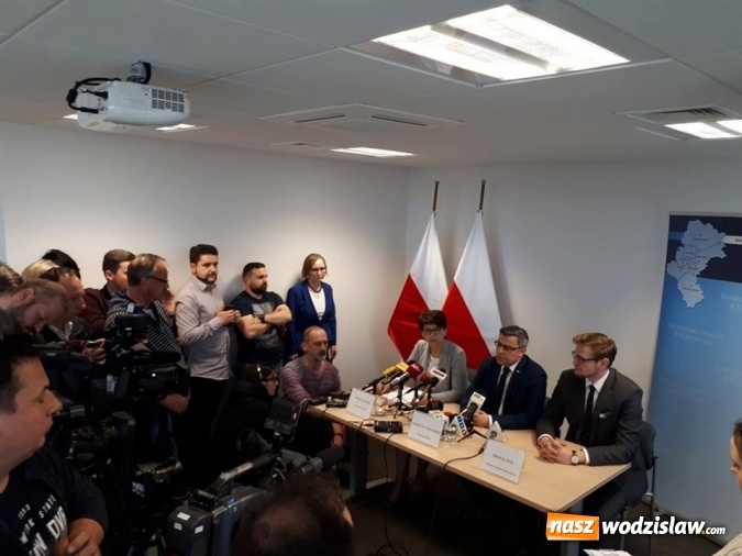 Zdjęcie w galerii na portalu naszwodzislaw.com: Egzaminy gimnazjalne na Śląsku wydają się niezagrożone wiadomości z regionu