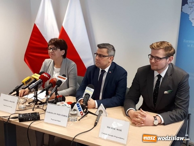 Zdjęcie w galerii na portalu naszwodzislaw.com: Egzaminy gimnazjalne na Śląsku wydają się niezagrożone wiadomości z regionu