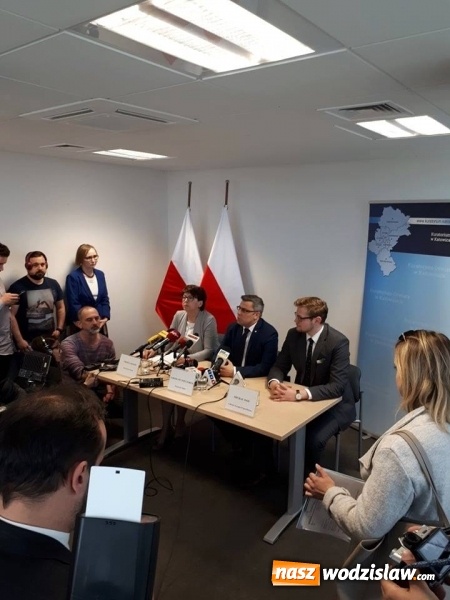 Zdjęcie w galerii na portalu naszwodzislaw.com: Egzaminy gimnazjalne na Śląsku wydają się niezagrożone wiadomości z regionu
