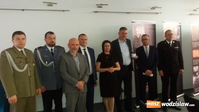 Zdjęcie w galerii na portalu naszwodzislaw.com: Obchody 79 rocznicy zbrodni w Katyniu w Wodzisławiu Śląskim wiadomości z regionu