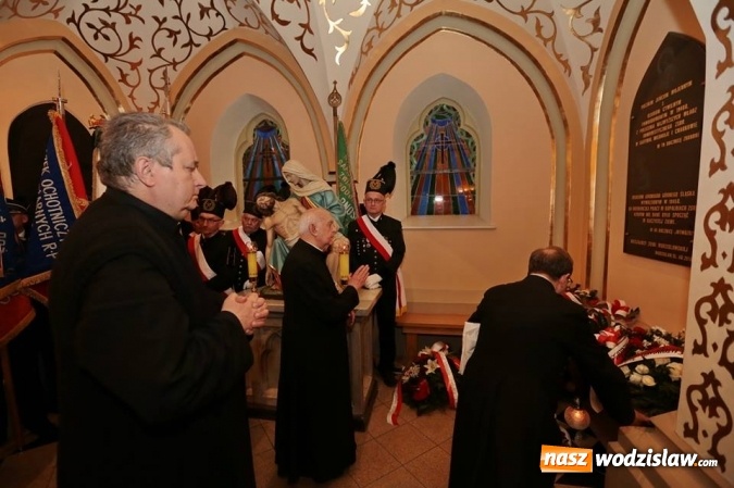 Zdjęcie w galerii na portalu naszwodzislaw.com: Obchody 79 rocznicy zbrodni w Katyniu w Wodzisławiu Śląskim wiadomości z regionu