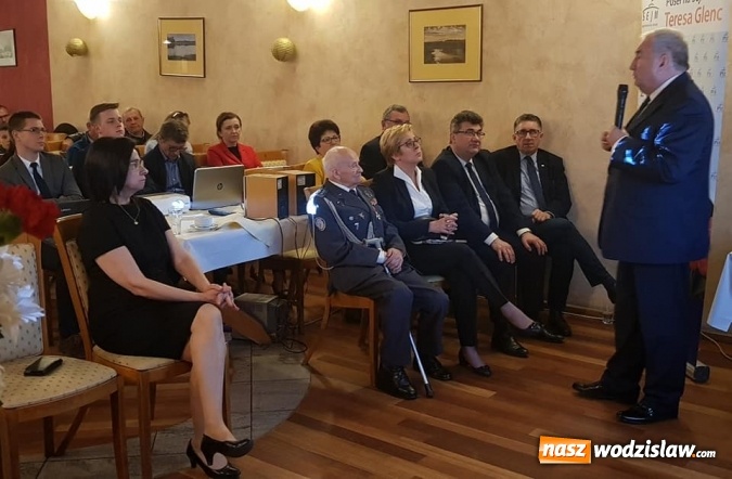 Zdjęcie w galerii na portalu naszwodzislaw.com: Obchody 79 rocznicy zbrodni w Katyniu w Wodzisławiu Śląskim wiadomości z regionu