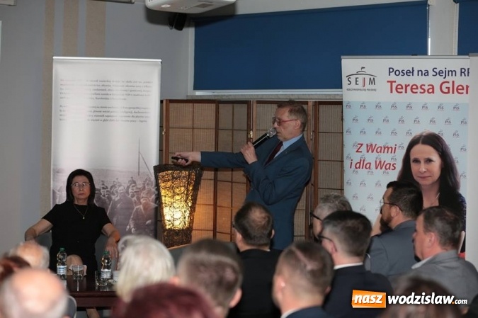 Zdjęcie w galerii na portalu naszwodzislaw.com: Obchody 79 rocznicy zbrodni w Katyniu w Wodzisławiu Śląskim wiadomości z regionu