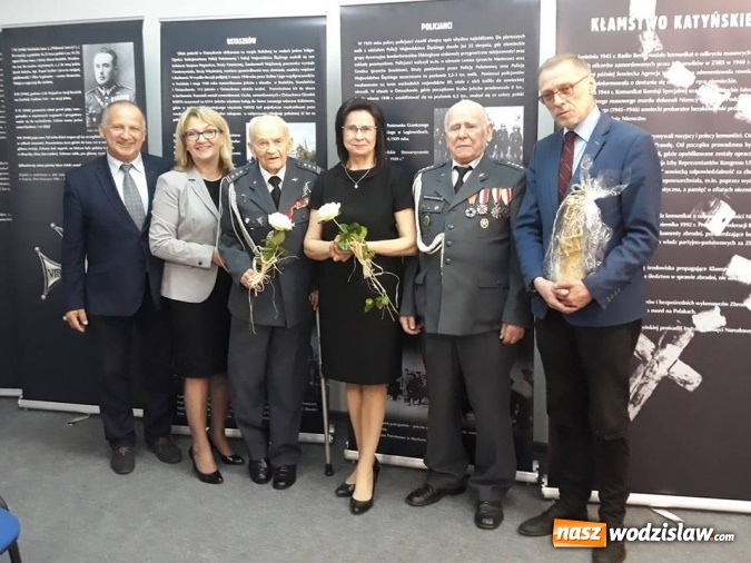Zdjęcie w galerii na portalu naszwodzislaw.com: Obchody 79 rocznicy zbrodni w Katyniu w Wodzisławiu Śląskim wiadomości z regionu