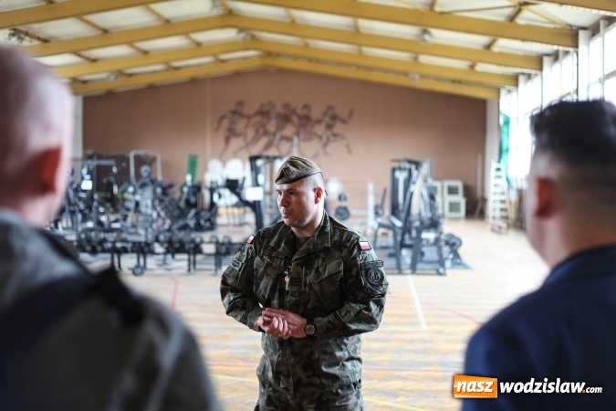 Zdjęcie w galerii na portalu naszwodzislaw.com: Blisko tysiąc osób zapoznało się ze służbą w 13 ŚBOT wiadomości z regionu