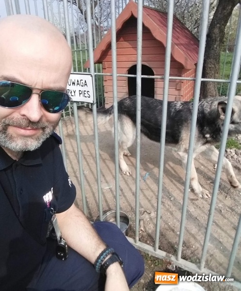 Zdjęcie w galerii na portalu naszwodzislaw.com: Dzielnicowi wodzisławskiej policji docenieni przez mieszkańców Marklowic wiadomości z regionu