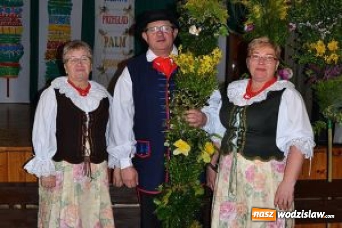 Zdjęcie w galerii na portalu naszwodzislaw.com: XVI Gminny Przegląd Palm Wielkanocnych wiadomości z regionu