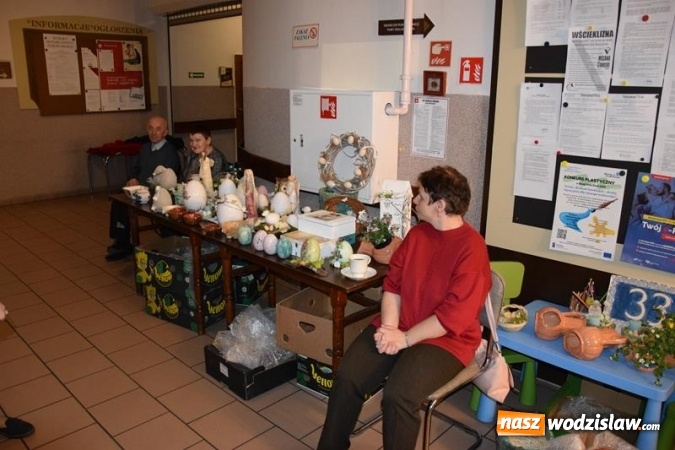 Zdjęcie w galerii na portalu naszwodzislaw.com: Kiermasz ozdób wielkanocnych podopiecznych Ośrodka Wsparcia w Połomi wiadomości z regionu