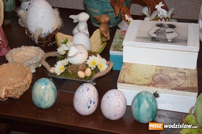 Zdjęcie w galerii na portalu naszwodzislaw.com: Kiermasz ozdób wielkanocnych podopiecznych Ośrodka Wsparcia w Połomi wiadomości z regionu