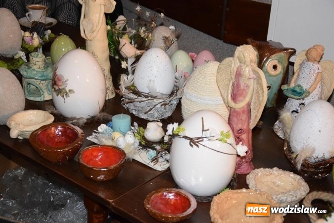 Zdjęcie w galerii na portalu naszwodzislaw.com: Kiermasz ozdób wielkanocnych podopiecznych Ośrodka Wsparcia w Połomi wiadomości z regionu