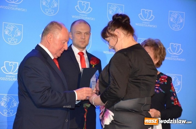 Zdjęcie w galerii na portalu naszwodzislaw.com: Najlepsi sportowcy i działacze kultury nagrodzeni wiadomości z regionu
